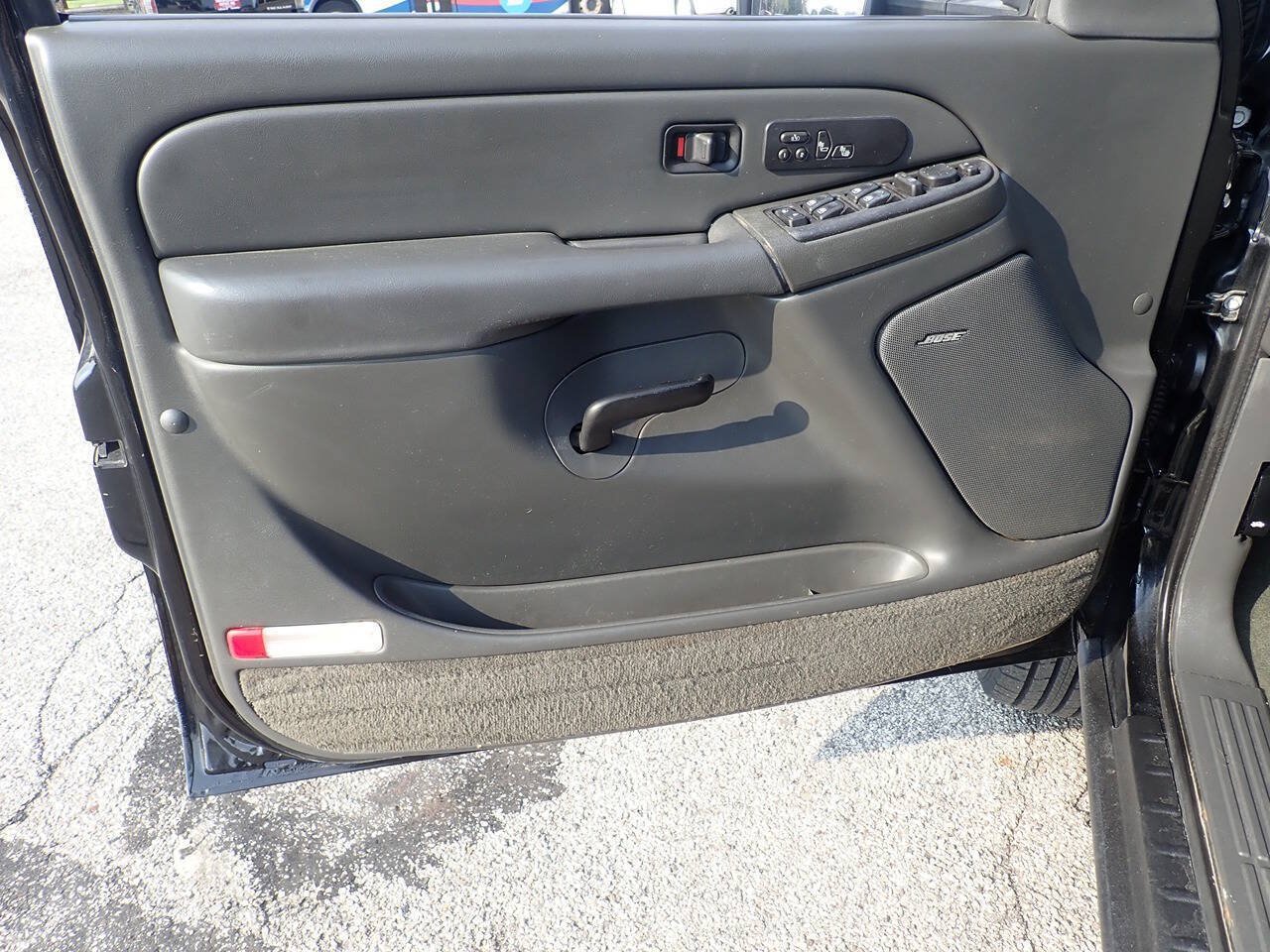 Used 2005 Chevrolet Silverado 2500 LT w/ Heavy-Duty Power Package AWD/4WD image 8