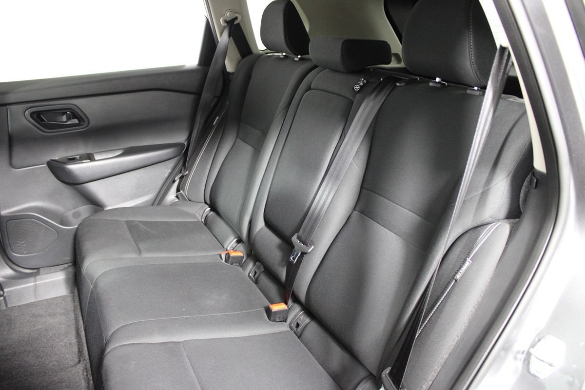Used 2024 Nissan Rogue S FWD image 19