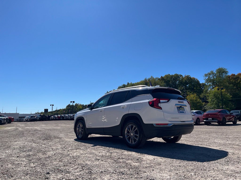 Used 2023 GMC Terrain SLT FWD image 6
