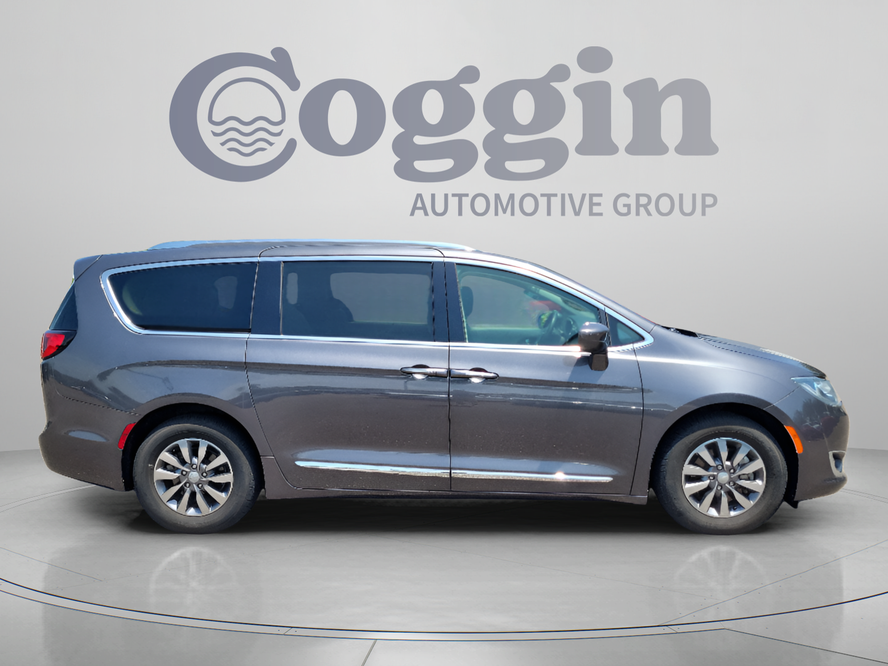 Used 2019 Chrysler Pacifica Touring-L Plus FWD image 6