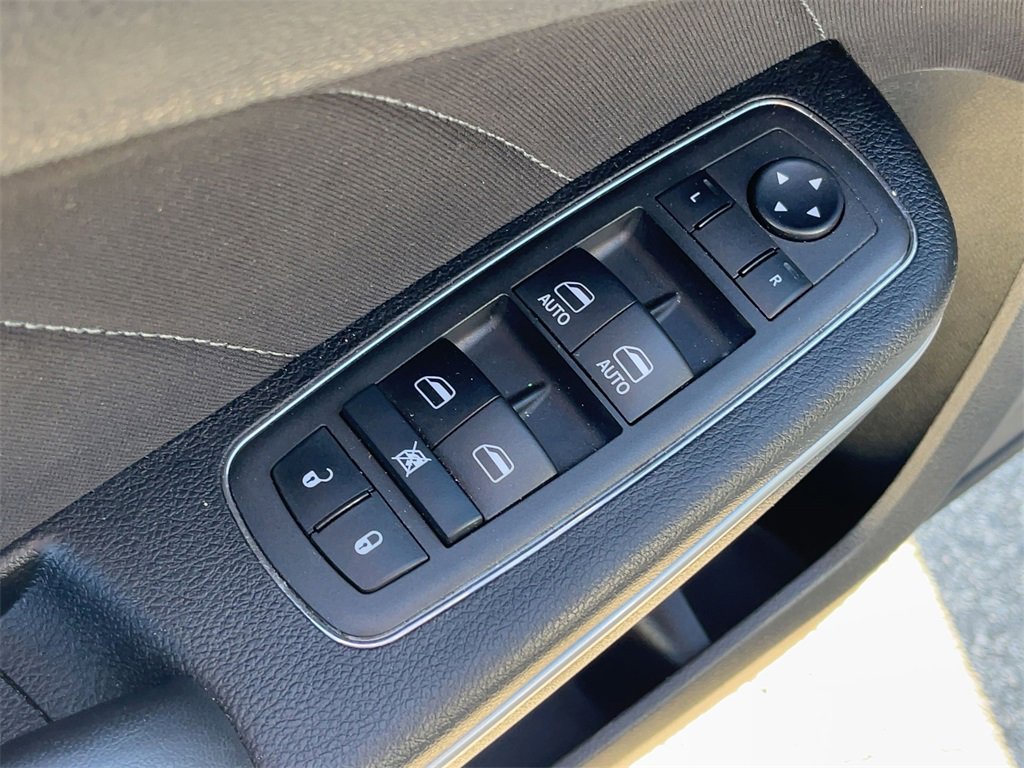 Used 2022 Dodge Charger SXT image 13