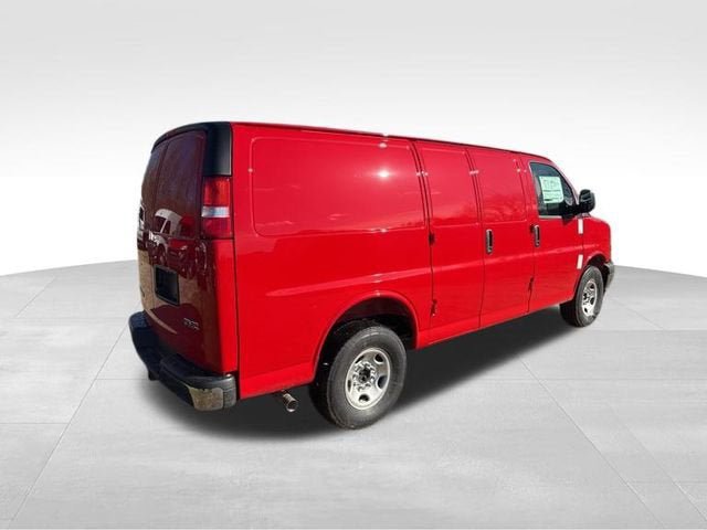 New 2026 GMC Savana 3500 w/ Driver Convenience Package RWD image 4