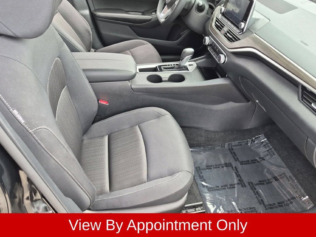 Used 2025 Nissan Altima 2.5 SV FWD image 30