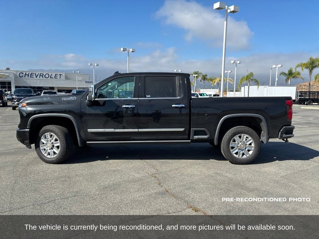 Used 2024 Chevrolet Silverado 2500 High Country w/ LPO, Dark Essentials Package AWD/4WD image 9
