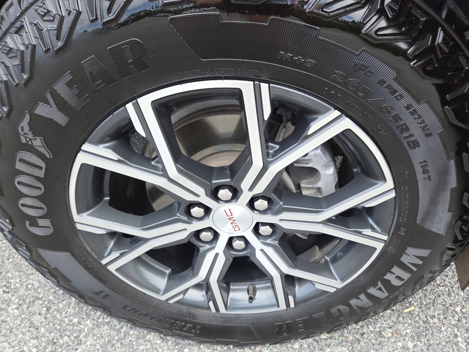 Used 2024 GMC Acadia AT4 w/ Super Cruise Package AWD/4WD image 15