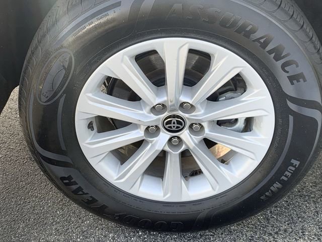 Certified 2024 Toyota Grand Highlander AWD image 35