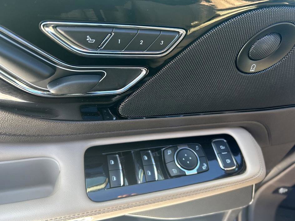 Used 2023 Lincoln Aviator Reserve w/ Equipment Group 201A image 11