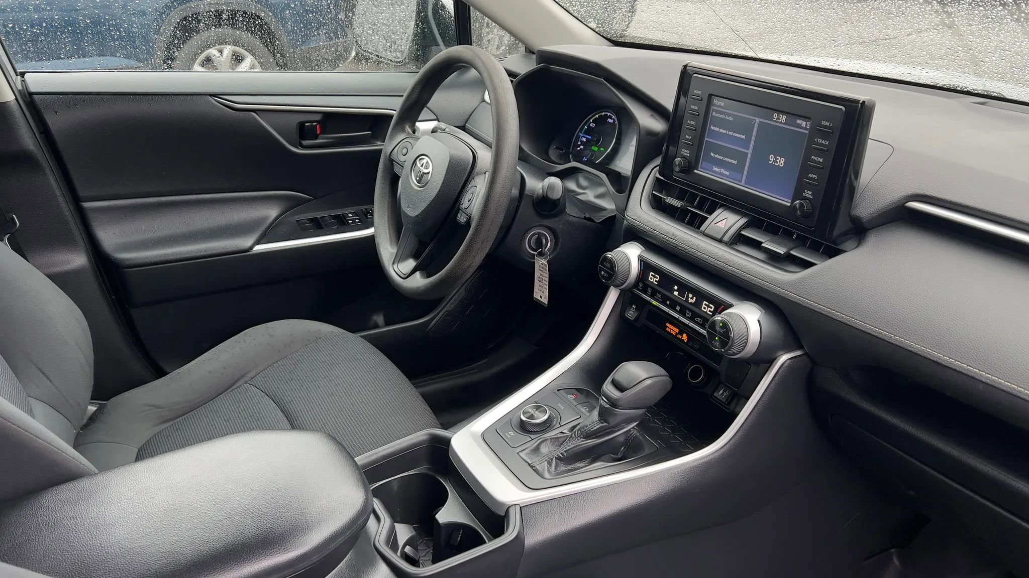 Used 2019 Toyota RAV4 LE w/ Carpet Mat Package image 23