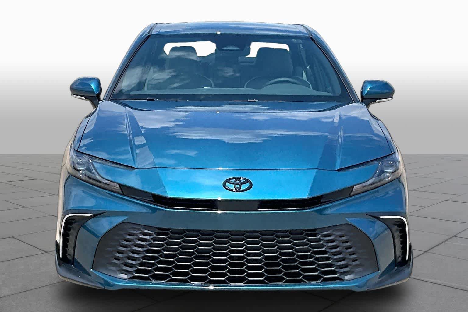 New 2026 Toyota Camry SE FWD image 3