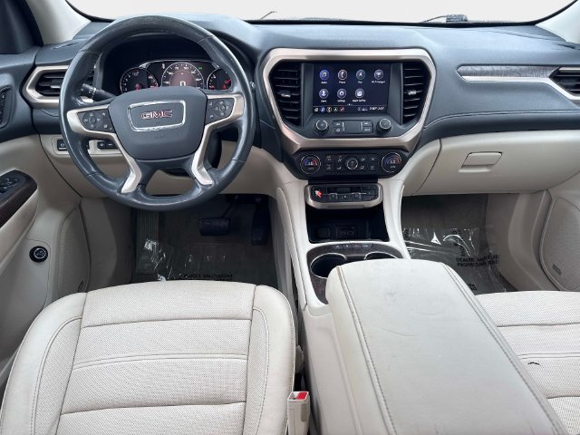 Used 2020 GMC Acadia Denali w/ Technology Package FWD image 17
