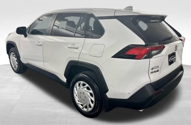 Used 2023 Toyota RAV4 LE image 6