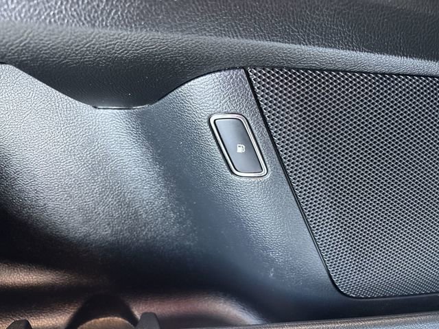 Used 2020 Ford Fusion SE FWD image 22