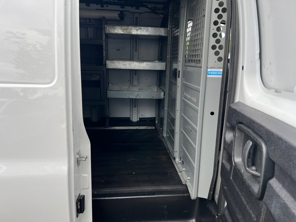 Used 2018 GMC Savana 2500 Extended RWD image 9
