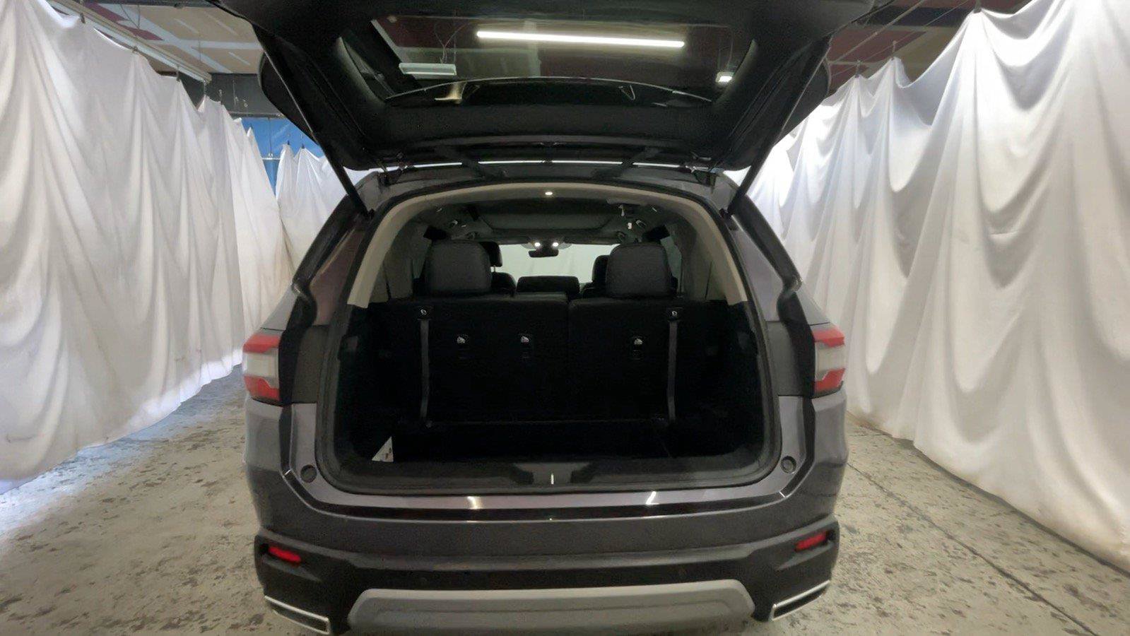 Used 2025 Honda Pilot Elite image 18