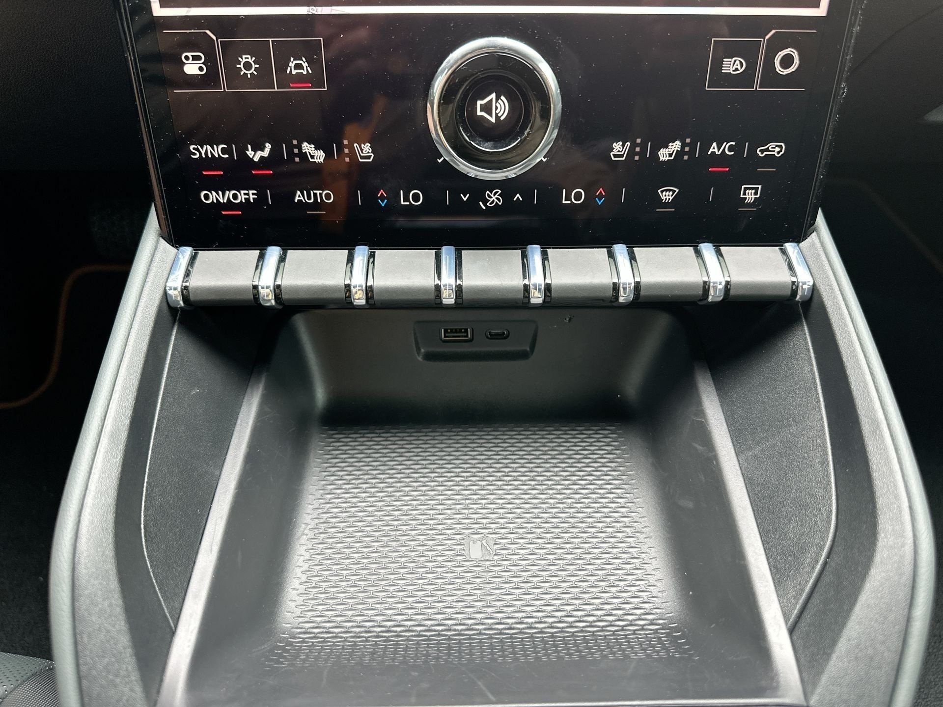 Certified 2026 GMC Terrain AT4 w/ Convenience Package III AWD/4WD image 34