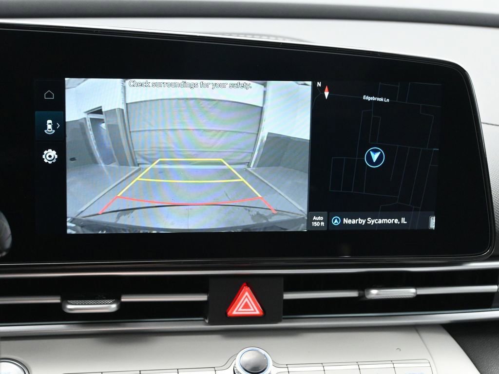 New 2025 Hyundai Elantra Limited image 17