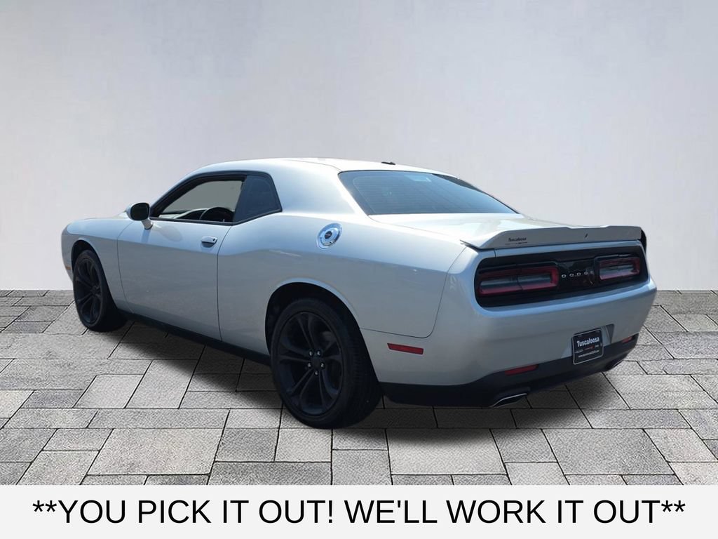 Used 2022 Dodge Challenger SXT RWD image 5