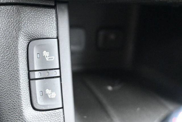 Used 2018 GMC Acadia SLE FWD image 32
