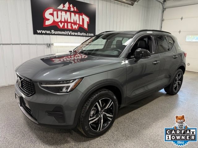 Used 2026 Volvo XC40 B5 Core AWD/4WD video 1