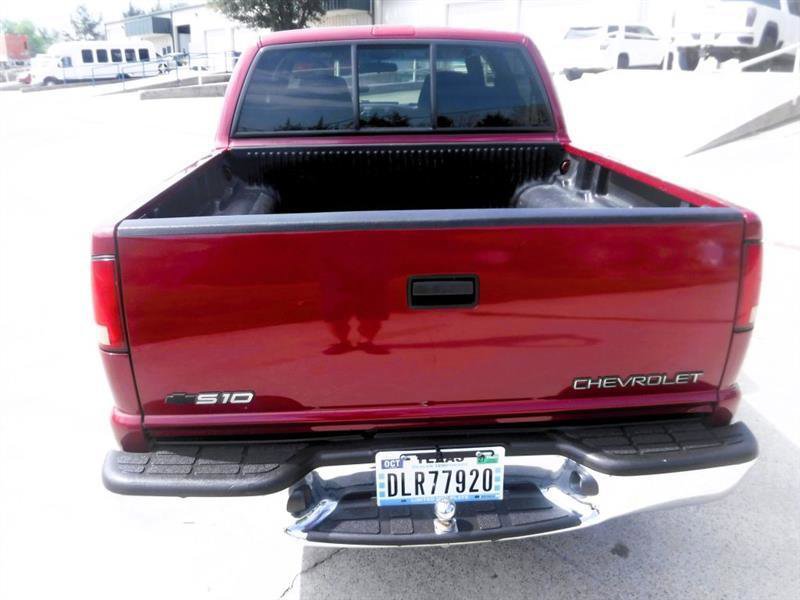 Used 2002 Chevrolet S10 Pickup LS w/ LS Preferred Equipment Group image 16