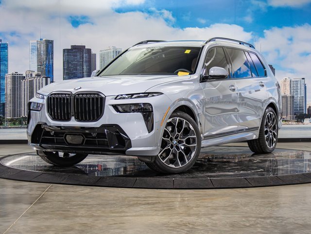 Certified 2025 BMW X7 xDrive40i w/ Executive Package image 2