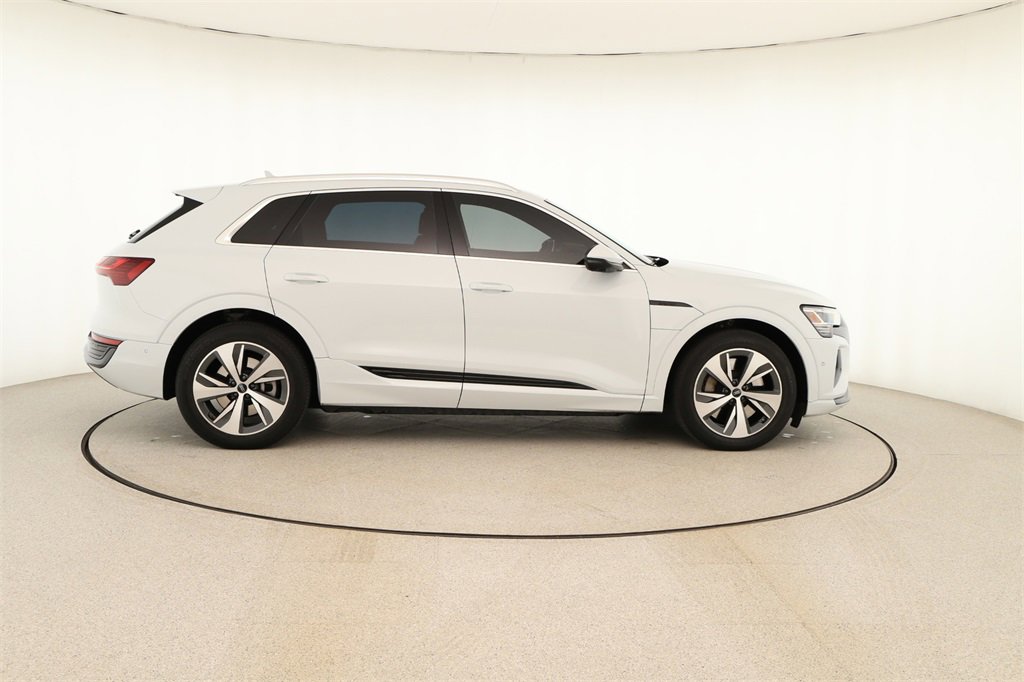 Certified 2024 Audi Q8 e-tron Premium Plus w/ Premium Plus Package image 8