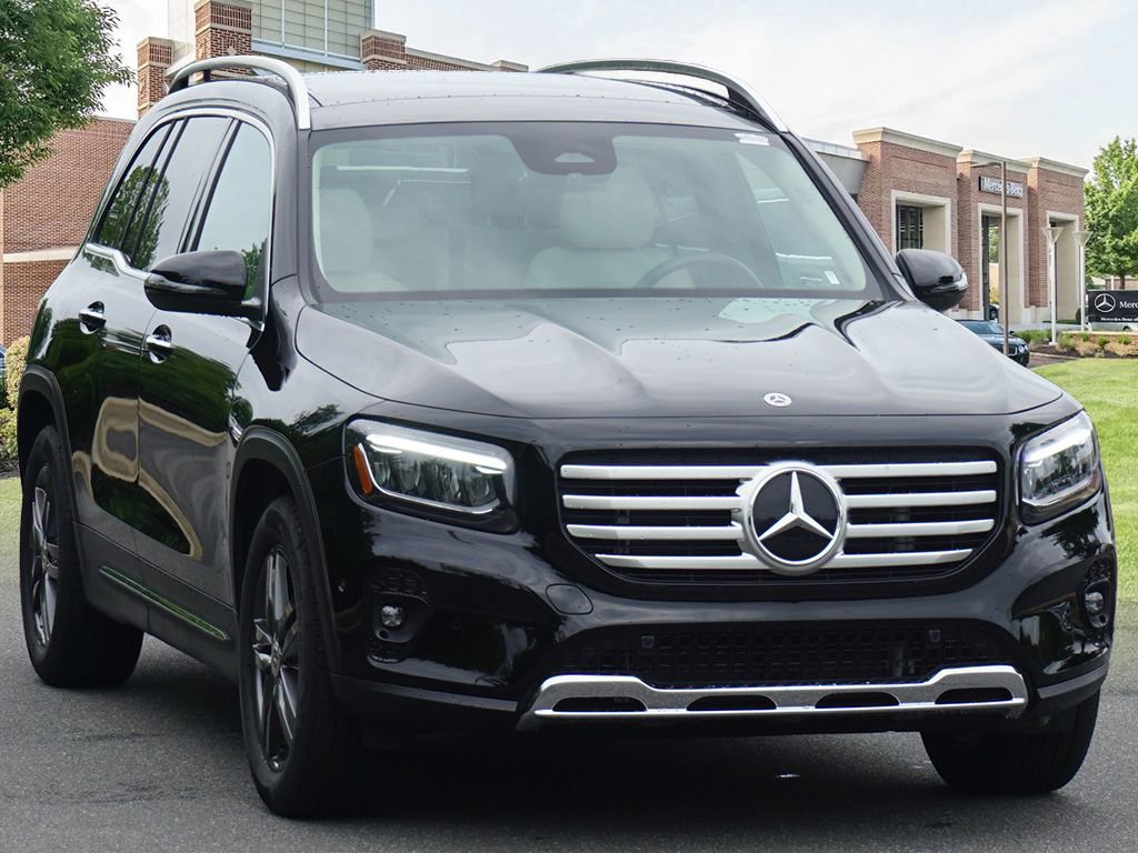 Certified 2025 Mercedes-Benz GLB 250 image 3