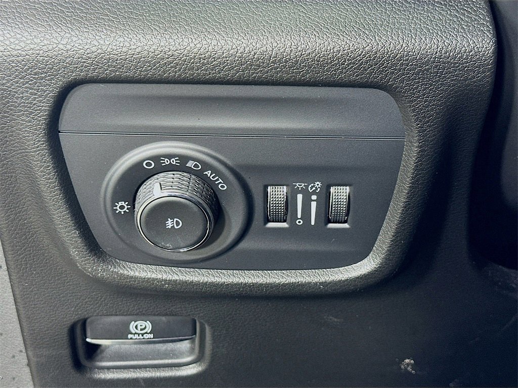 Used 2022 Jeep Grand Cherokee Overland image 22