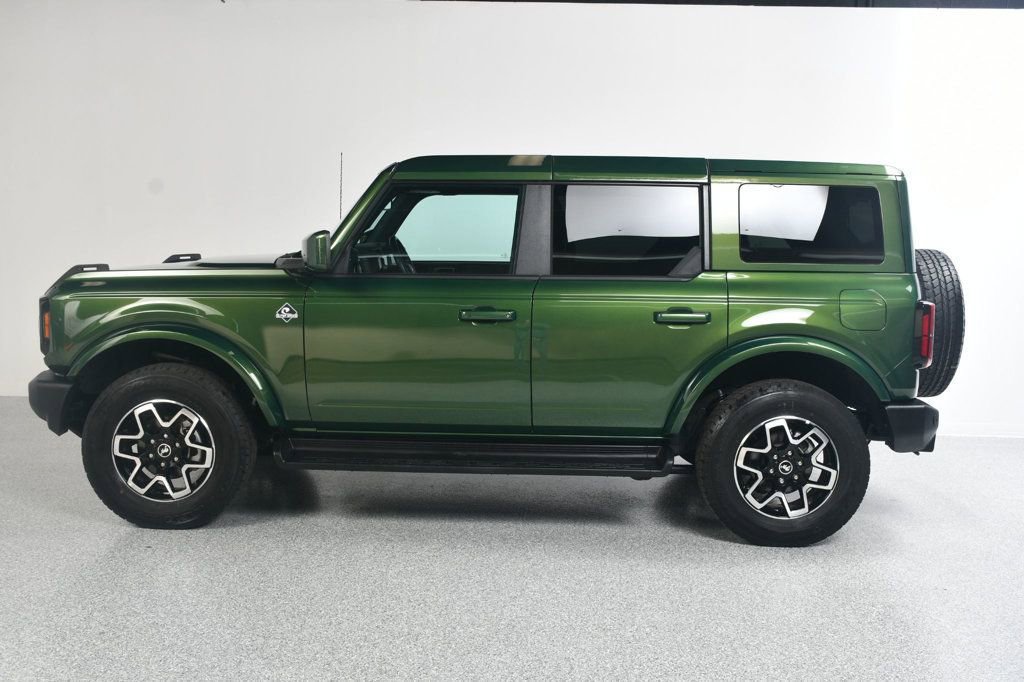 Used 2025 Ford Bronco Outer Banks AWD/4WD image 3