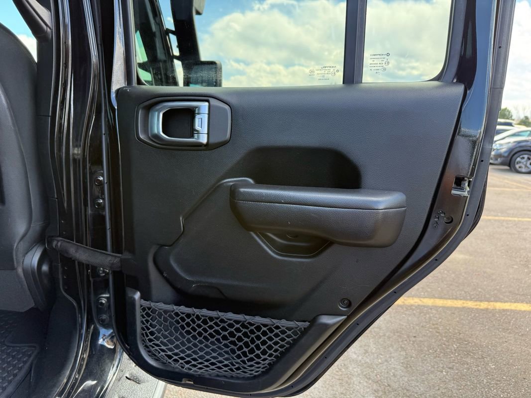 Used 2018 Jeep Wrangler Unlimited Rubicon image 24