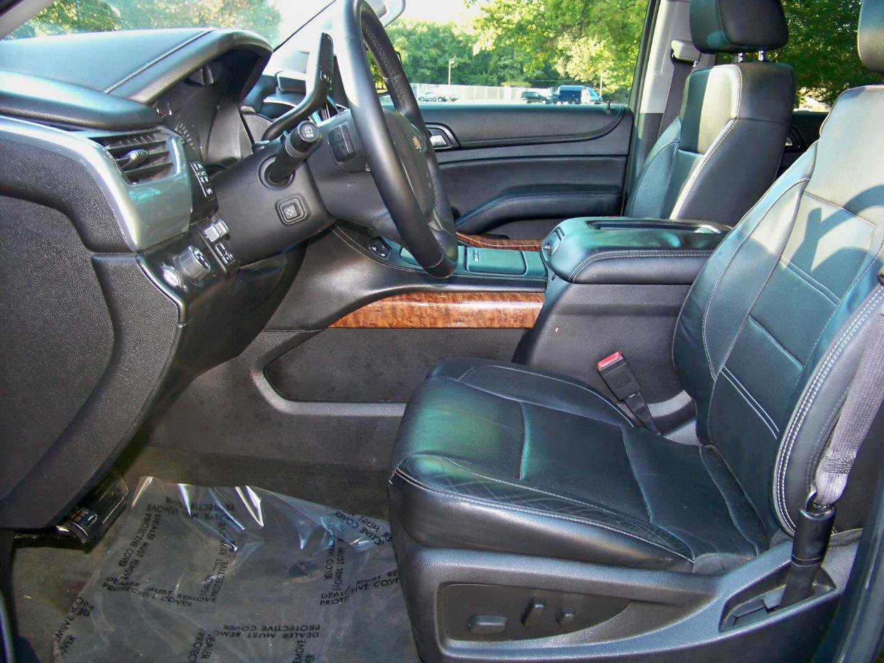 Used 2015 Chevrolet Suburban LTZ image 17