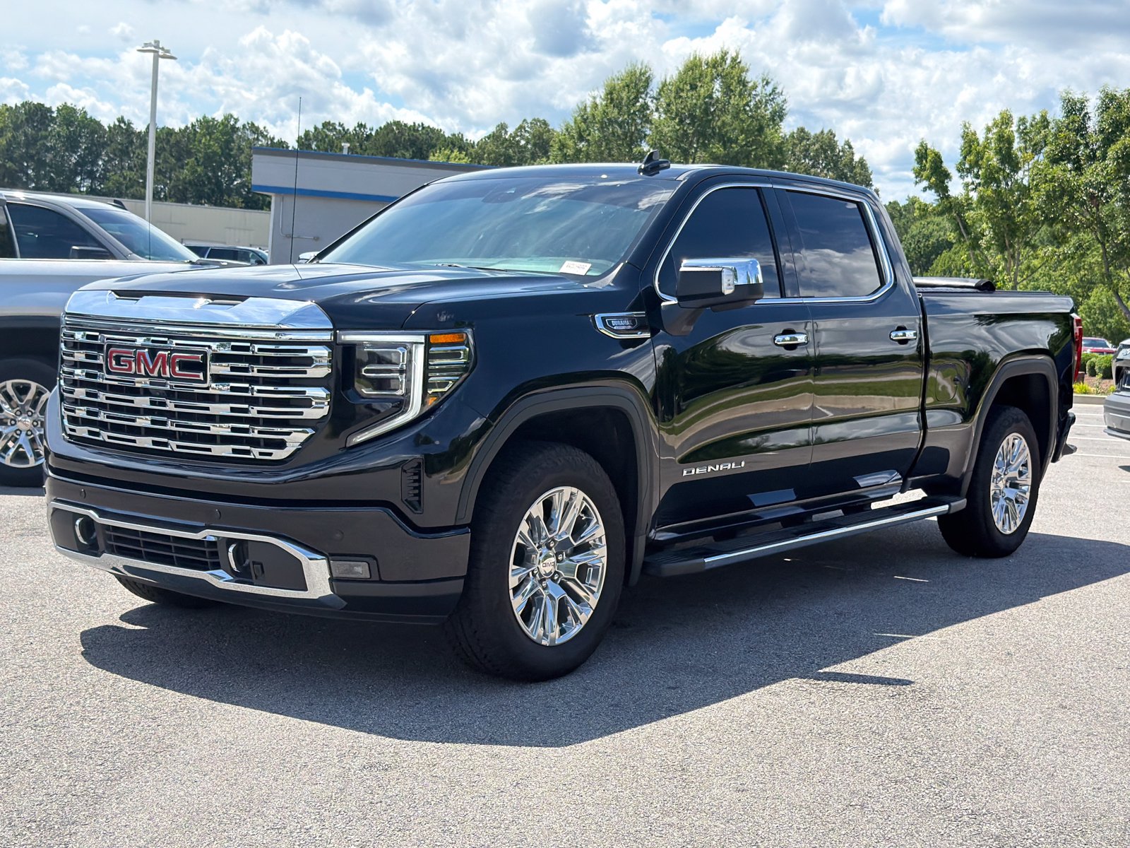 Used 2025 GMC Sierra 1500 Denali AWD/4WD image 7