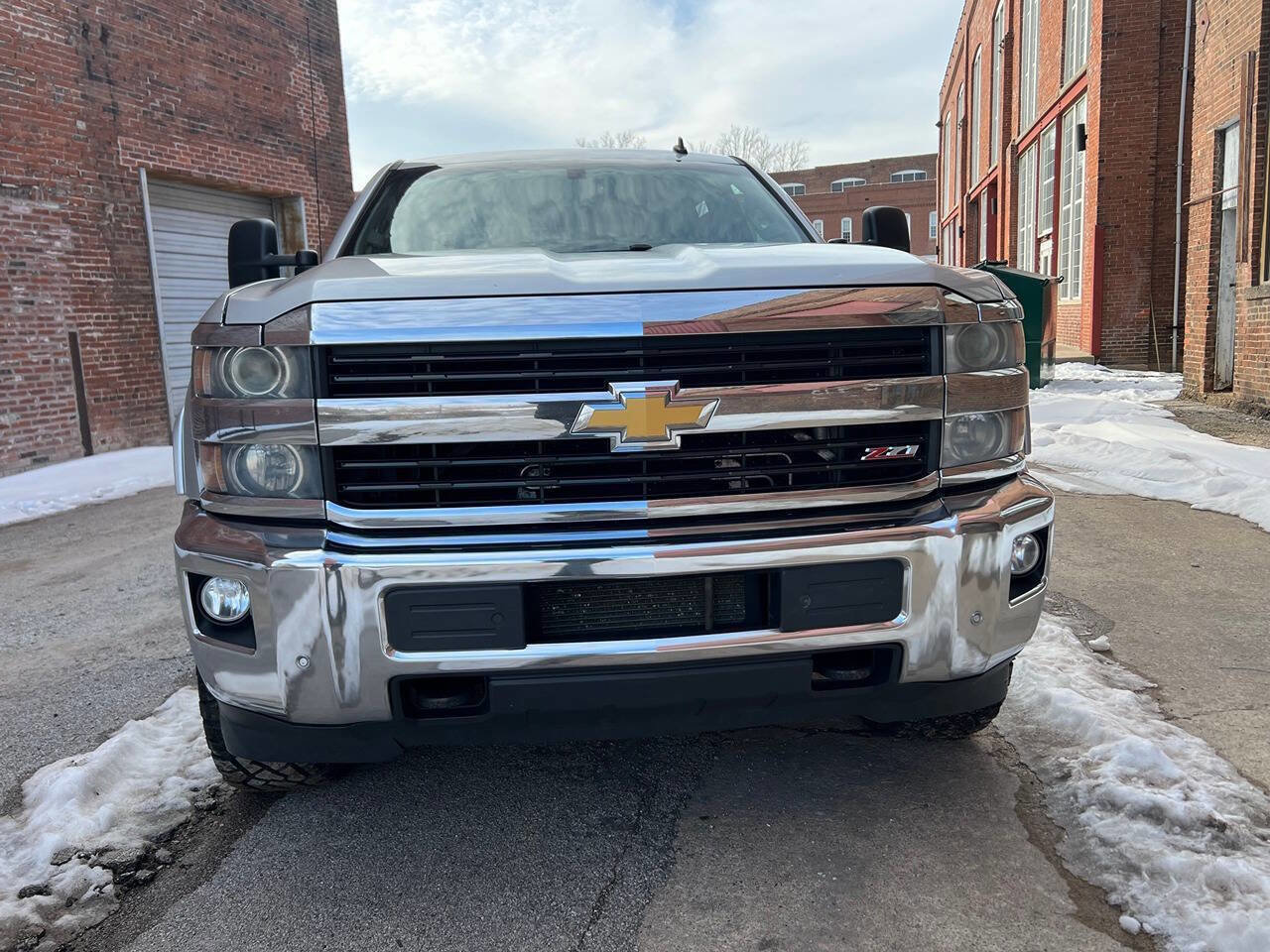 Used 2015 Chevrolet Silverado 3500 LTZ image 9