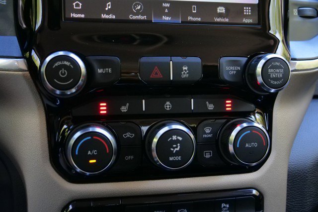 Used 2024 RAM 3500 Laramie AWD/4WD image 12