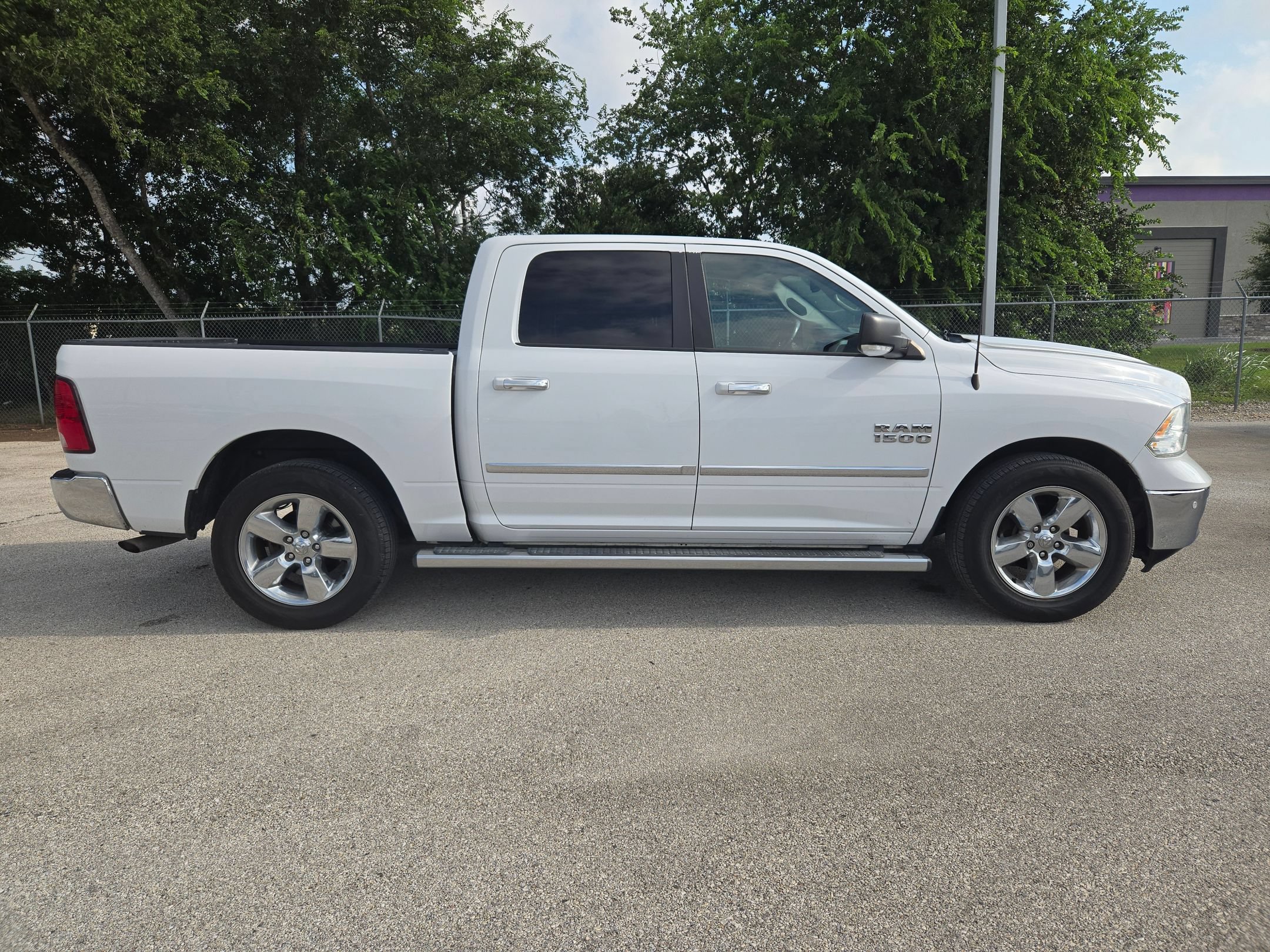 Used 2016 RAM 1500 Lone Star RWD image 2