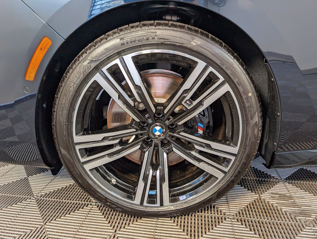 New 2026 BMW 740i xDrive w/ Premium Package image 10