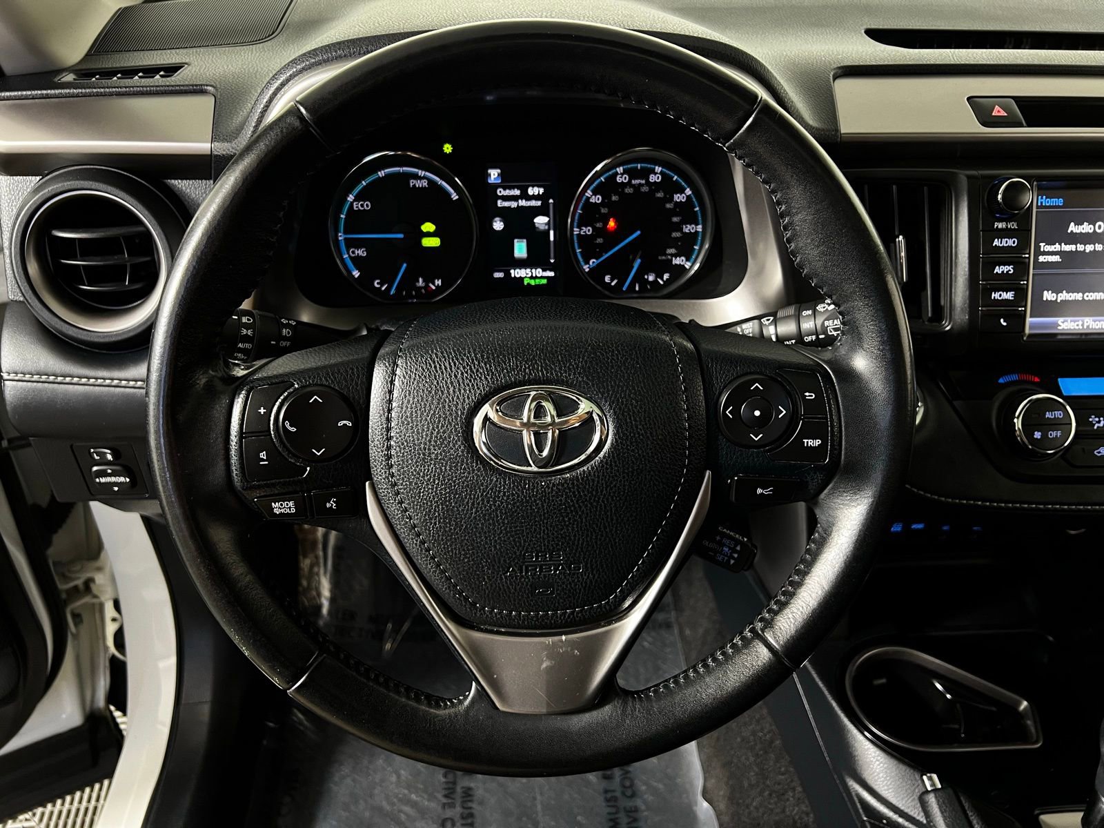 Used 2018 Toyota RAV4 Limited image 16
