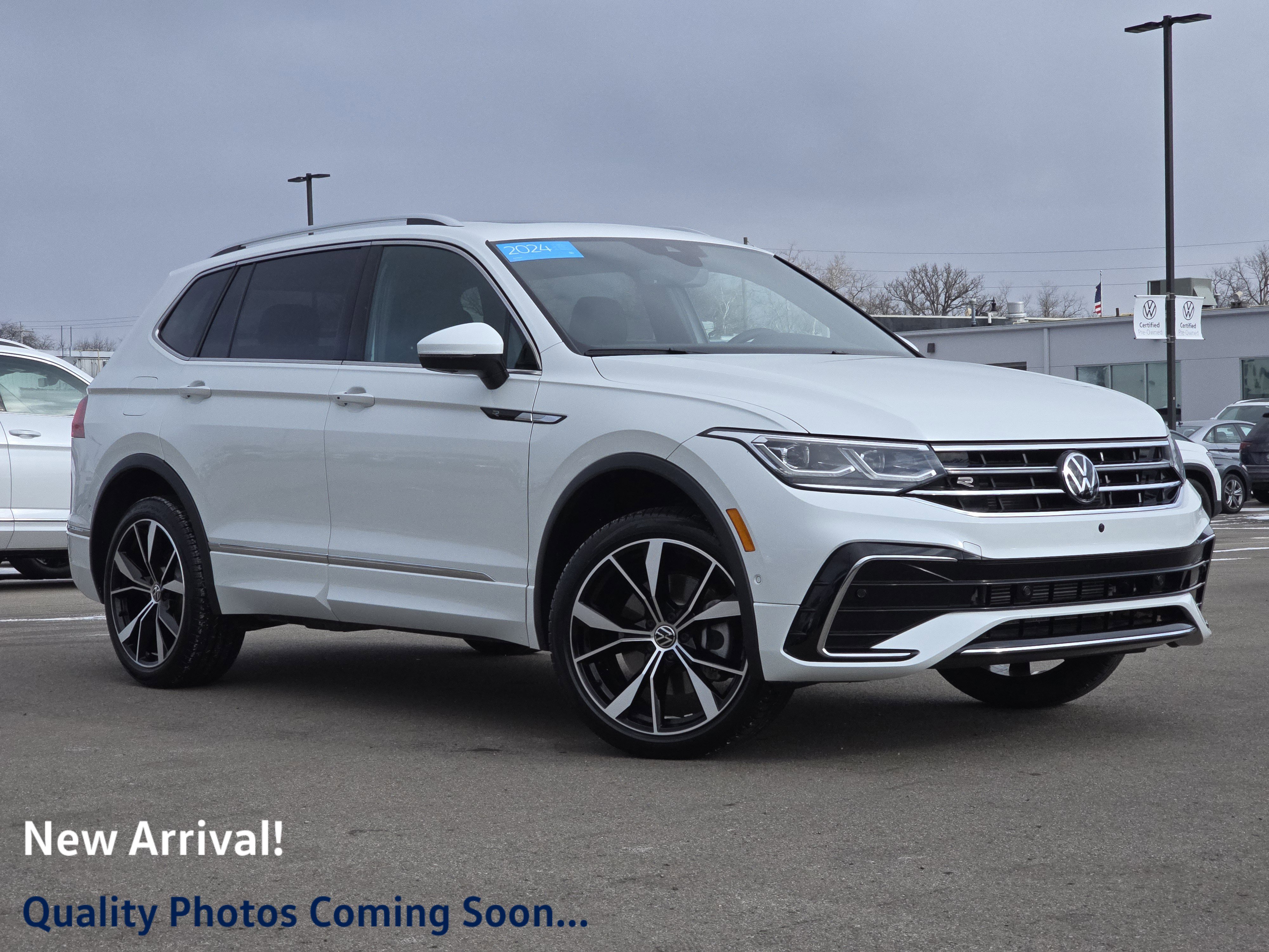 Certified 2024 Volkswagen Tiguan SEL R-Line image 1