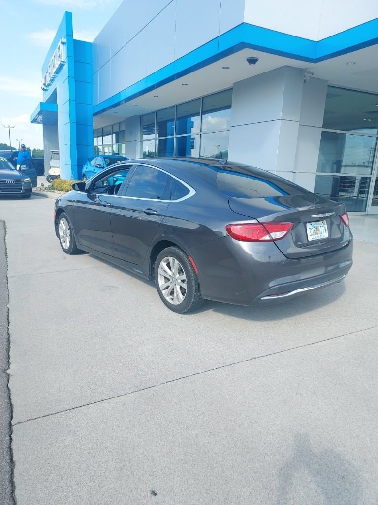 Used 2017 Chrysler 200 Limited Platinum FWD image 5