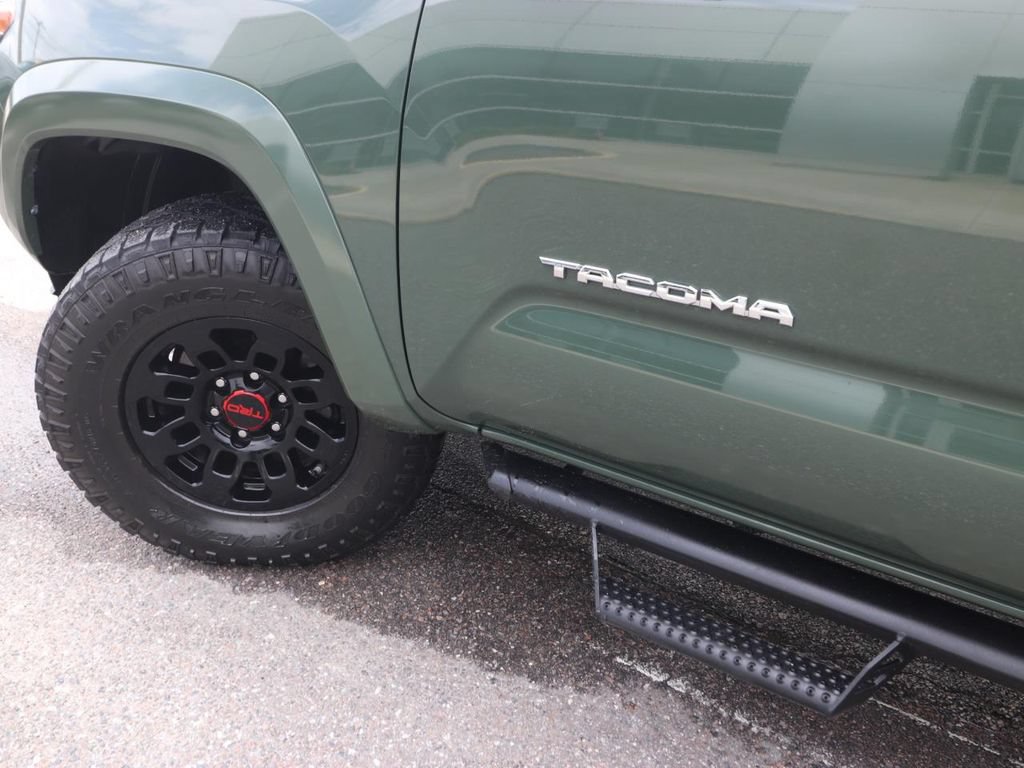 Used 2022 Toyota Tacoma TRD Sport RWD image 3