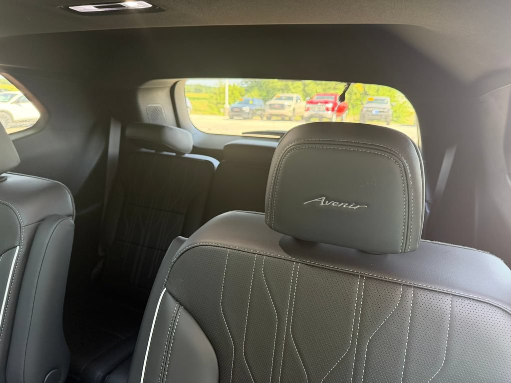 Used 2025 Buick Enclave Avenir w/ Super Cruise Package AWD/4WD image 23