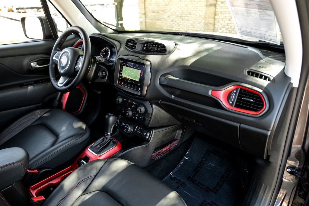 Used 2021 Jeep Renegade Trailhawk image 23