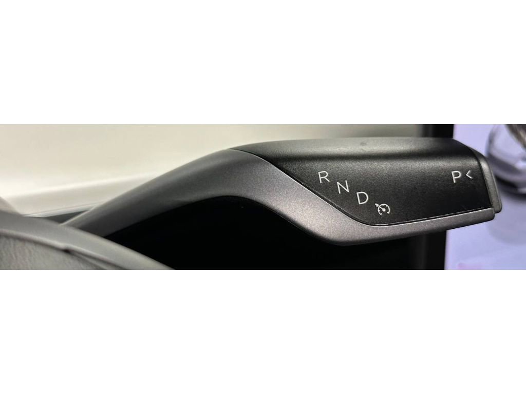 Used 2022 Tesla Model Y Long Range image 26