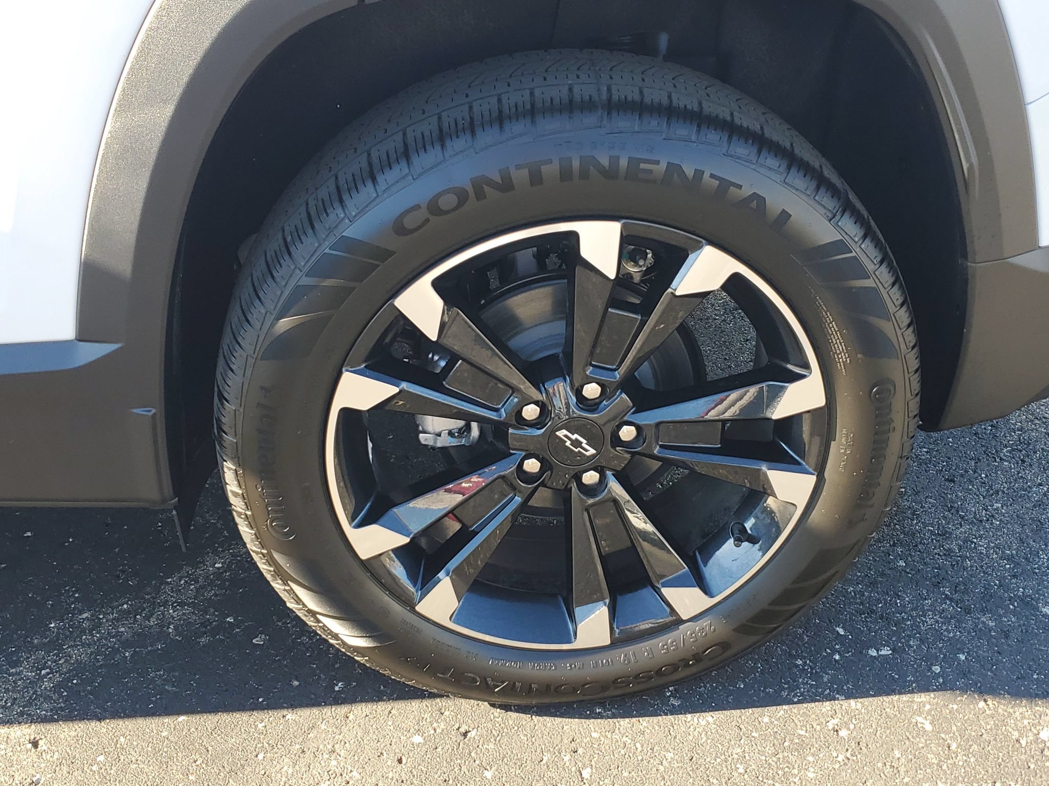 New 2027 Chevrolet Equinox RS w/ Safety and Technology Package AWD/4WD image 6