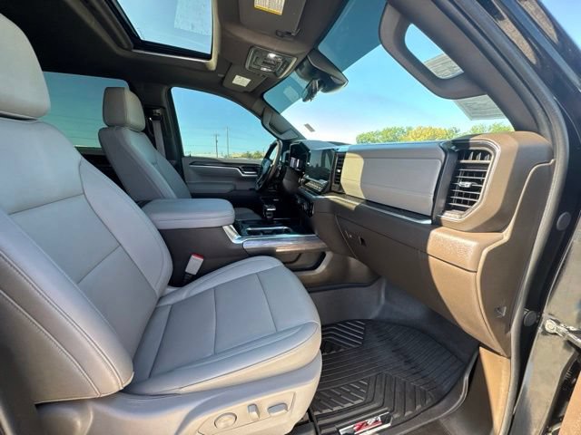 Used 2025 Chevrolet Silverado 1500 LTZ w/ LTZ Premium Texas Edition AWD/4WD image 9
