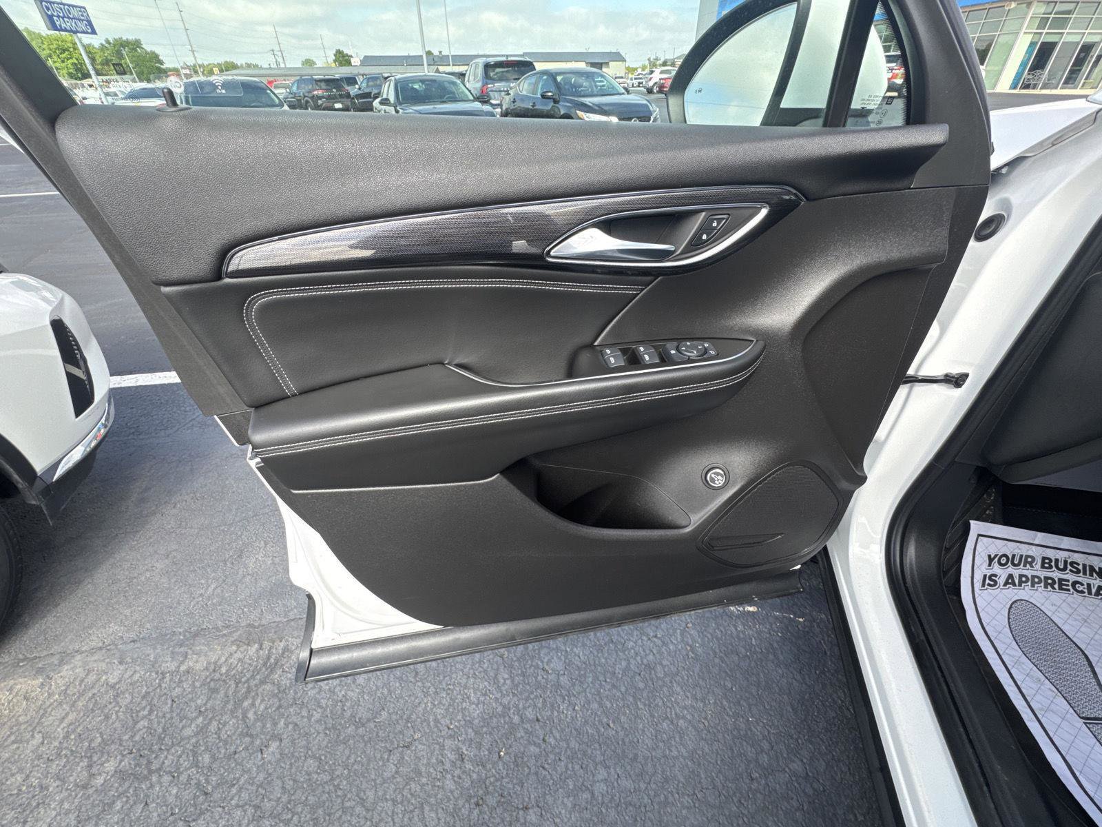 Used 2022 Buick Envision Preferred FWD image 8