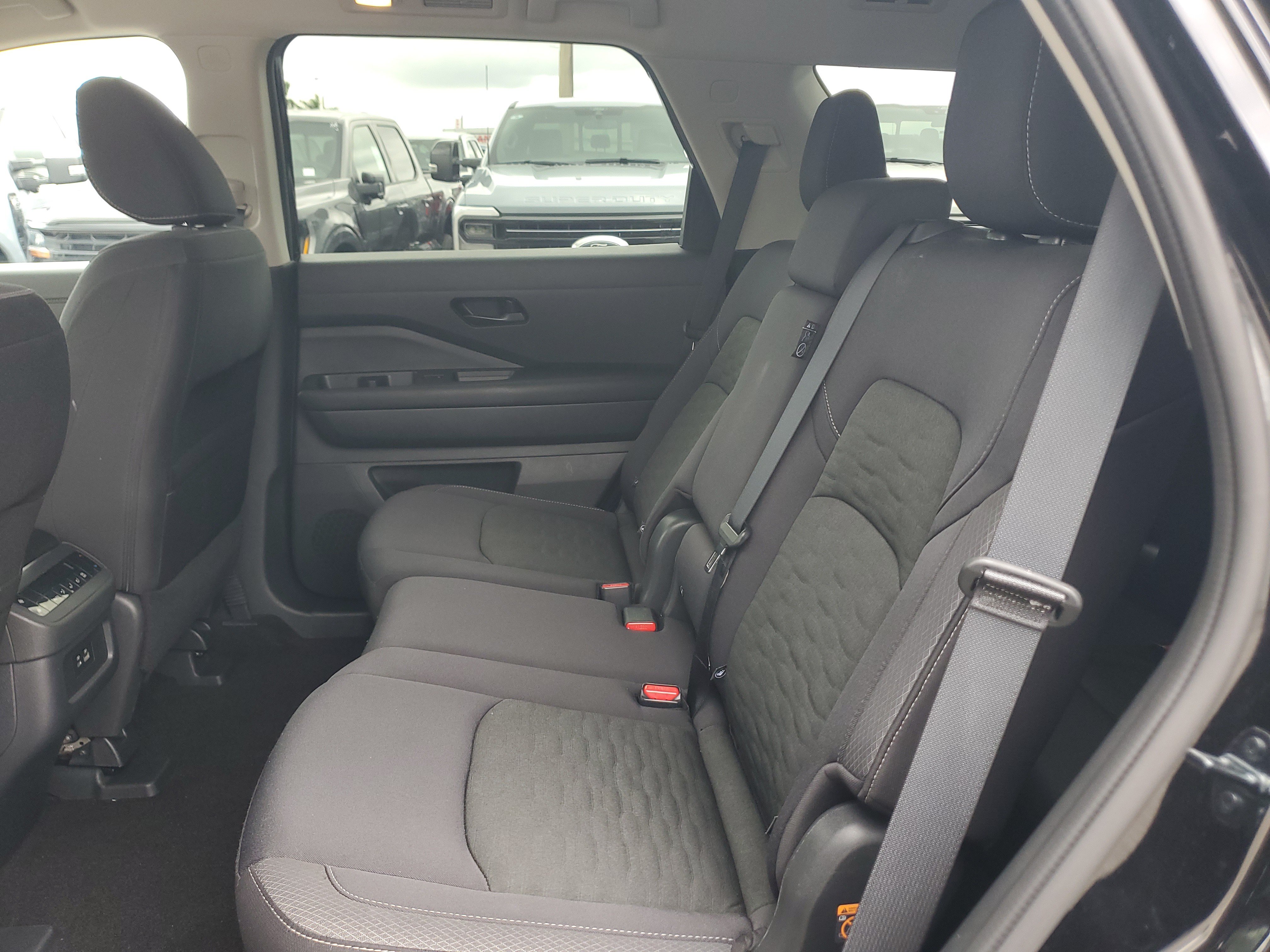 Certified 2025 Nissan Pathfinder SV w/ Black Appearance Package FWD image 12