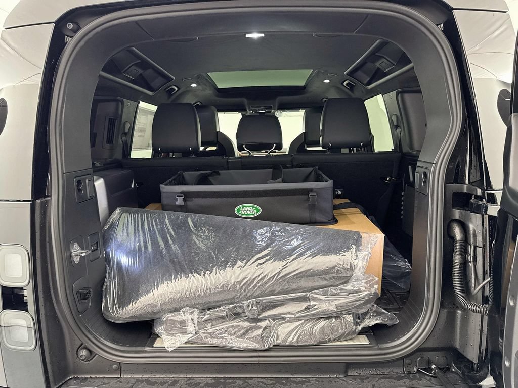 New 2026 Land Rover Defender 110 OCTA AWD/4WD image 27