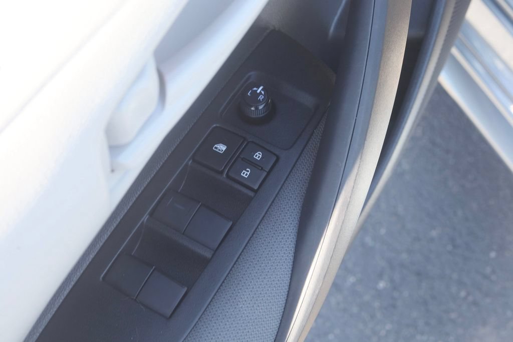 Used 2025 Toyota Corolla LE AWD/4WD image 9