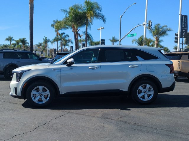 Certified 2026 Kia Sorento LX FWD image 6